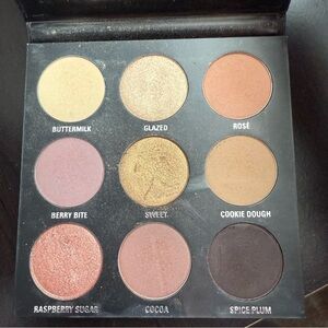 Kylie Cosmetics Gold and Brown Eyeshadow Palette for Versatile Looks